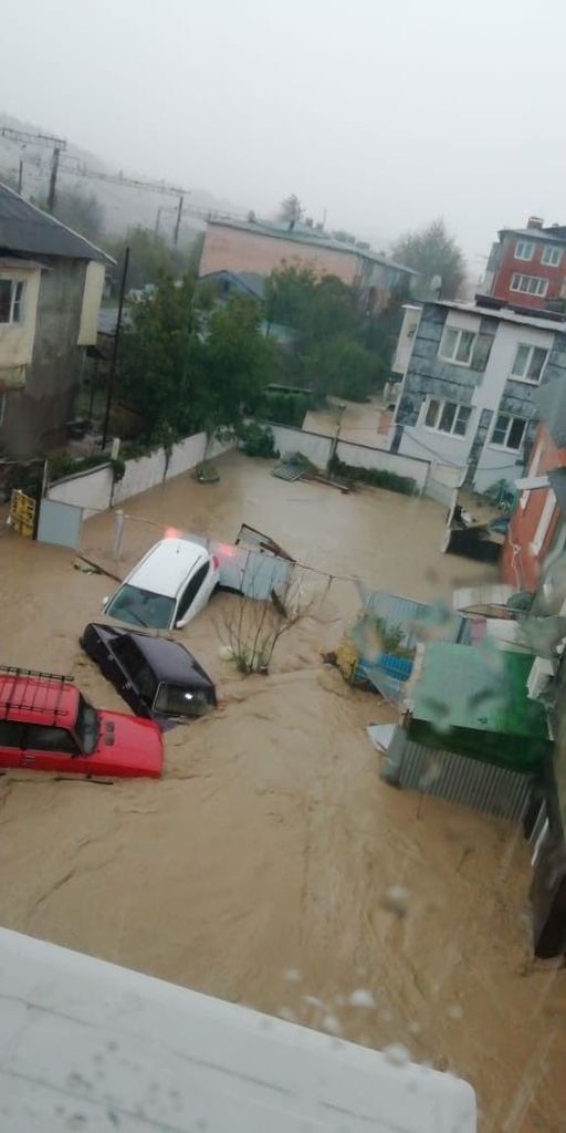 Наздогнав армагеддон: у Росії ціле місто пішло під воду