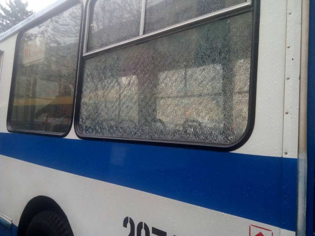 В Днепре расстреляли два троллейбуса с людьми: подробности инцидента