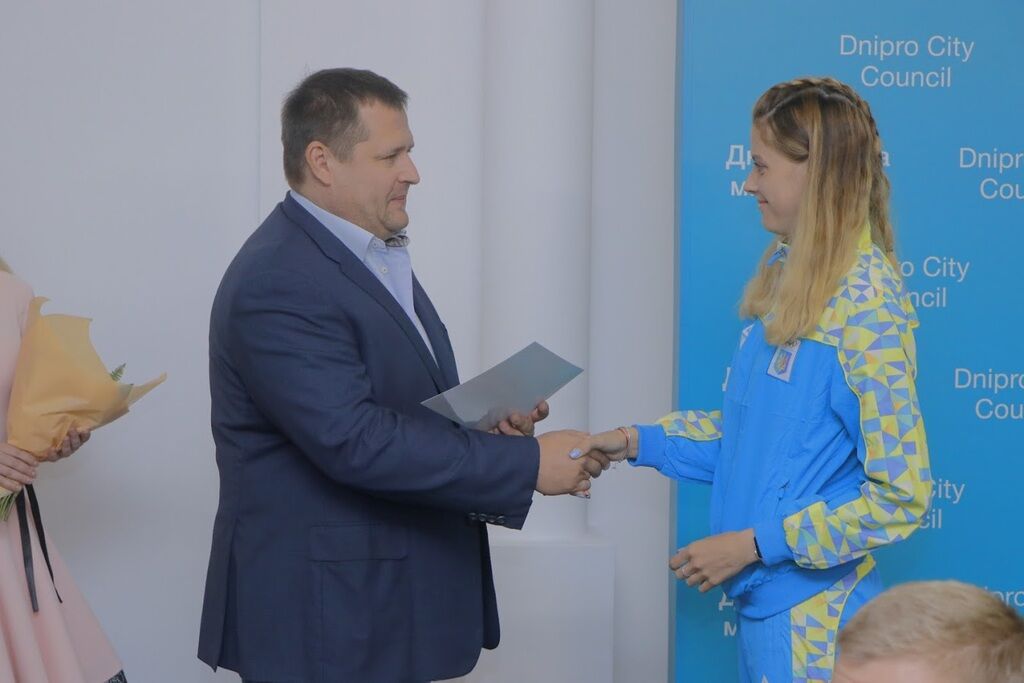 Філатов вручив грошові сертифікати призерам ІІІ літніх Юнацьких Олімпійських ігор