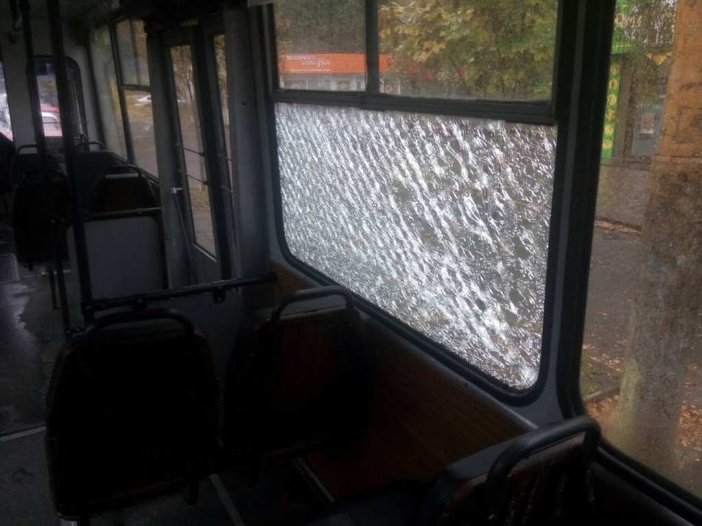 У Дніпрі розстріляли два тролейбуси з людьми: подробиці інциденту