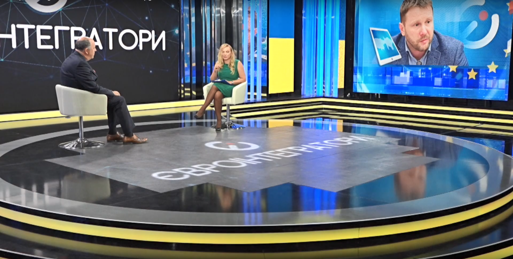 У світі є цілі групи, які вкидають фейки. Зокрема про Україну — президент Freedom House