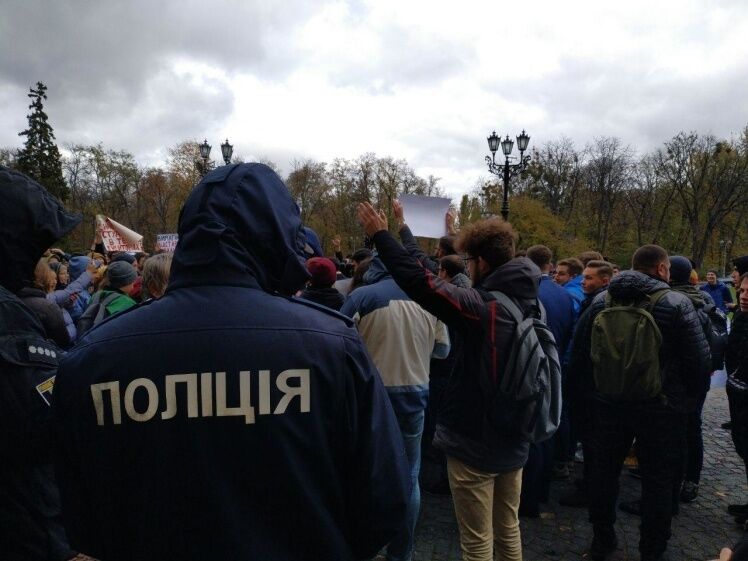 В известном университете Украины студенты устроили бунт: видео