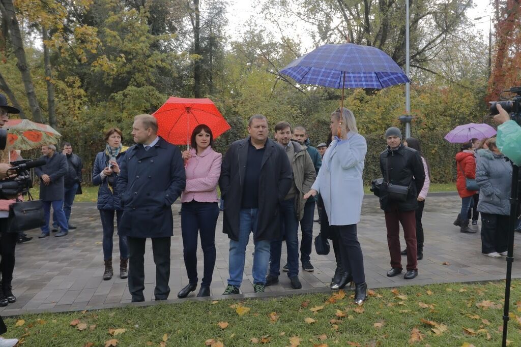 У Дніпрі після реконструкції відкрили центральну алею парку Зелений Гай