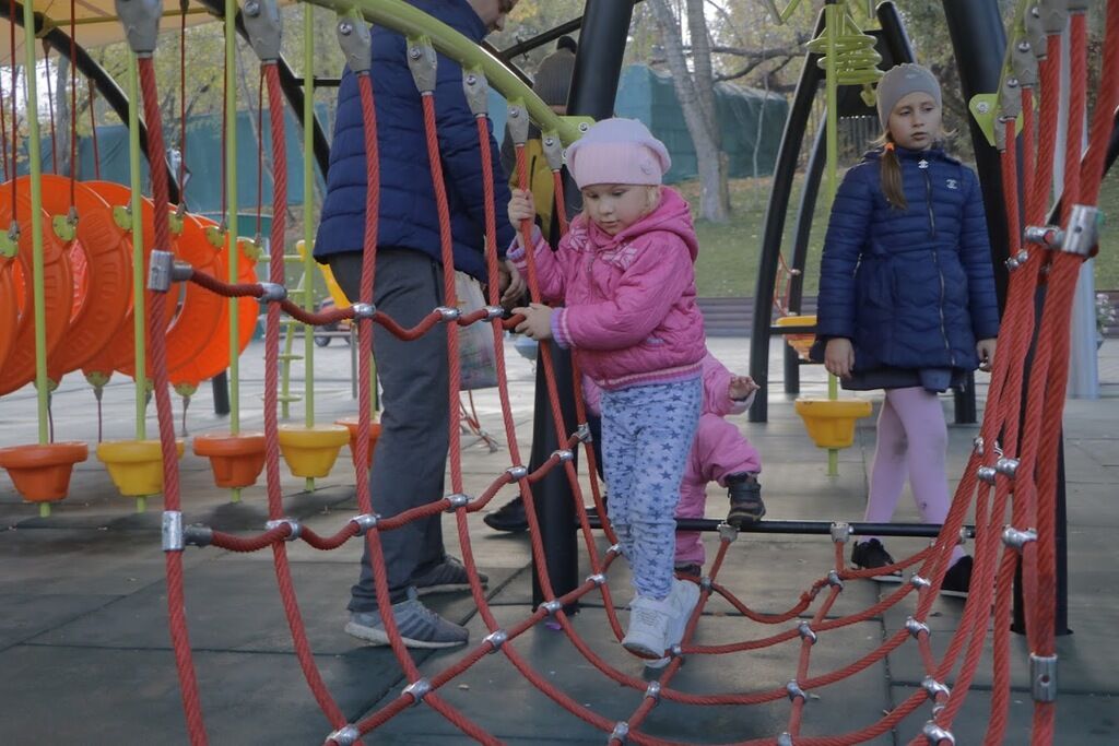 У Дніпрі після реконструкції відкрили центральну алею парку Зелений Гай