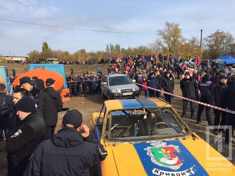 У Кривому Розі під час гонок авто врізалося в натовп глядачів: є постраждалі