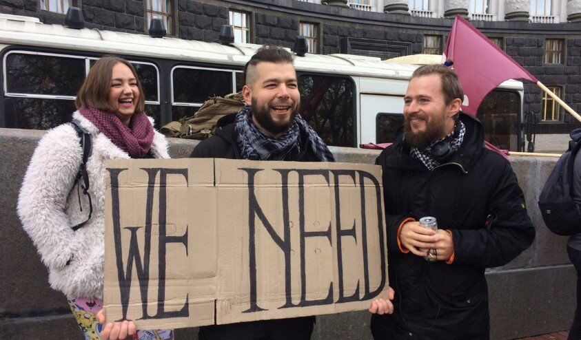 ''Конопля лечит'': в Киеве устроили очередной марш за легализацию ''травы''