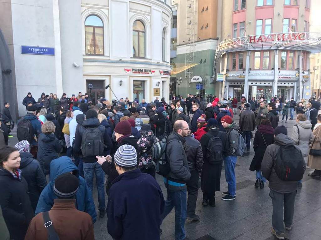 ''Терористи - в ФСБ'': в декількох містах Росії почалися протести. Всі подробиці