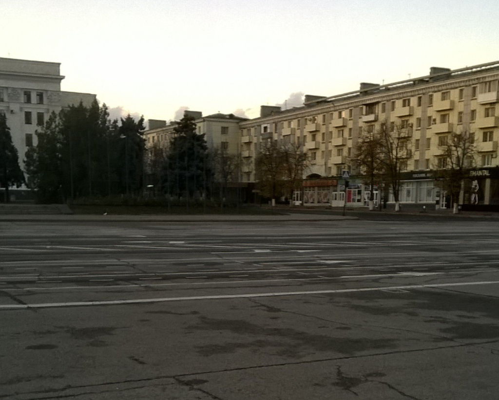 ''Зато без б*ндер'': в сети показали печальное фото оккупированного Луганска