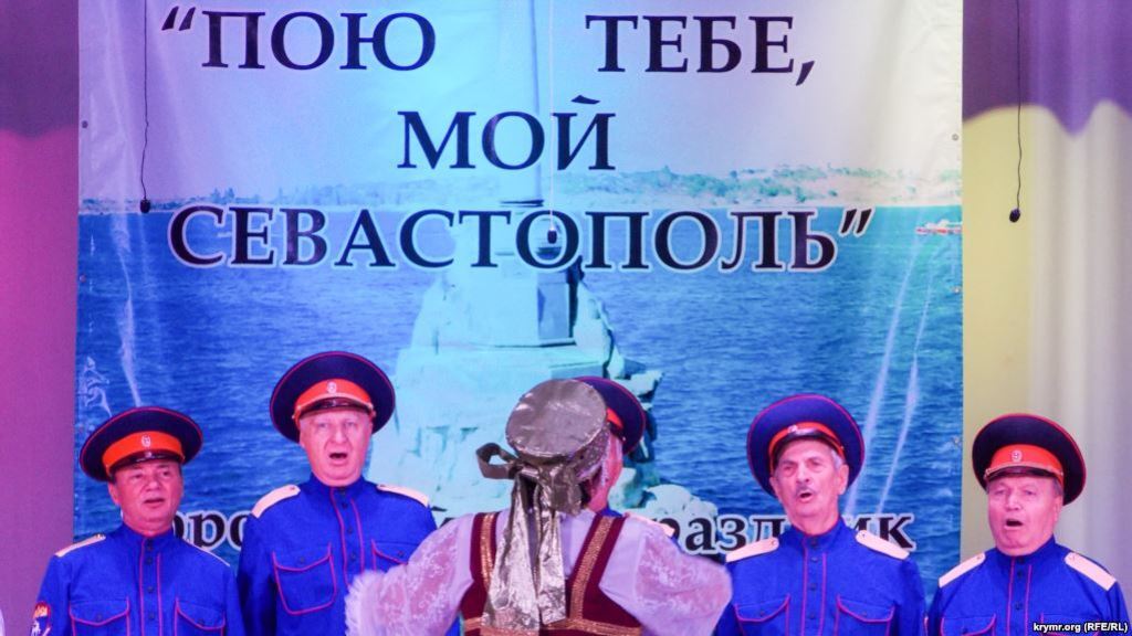 Зрители кричали "браво": в Крыму на фестивале пели украинские песни