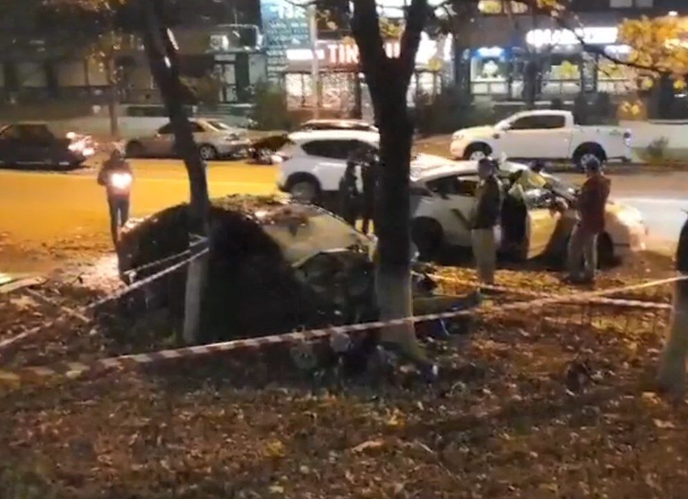 ''Хотели устроить самосуд'': в Киеве пьяный водитель вылетел на тротуар с людьми