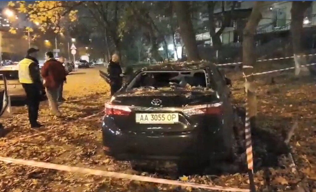 ''Хотіли влаштувати самосуд'': у Києві п'яний водій вилетів на тротуар із людьми