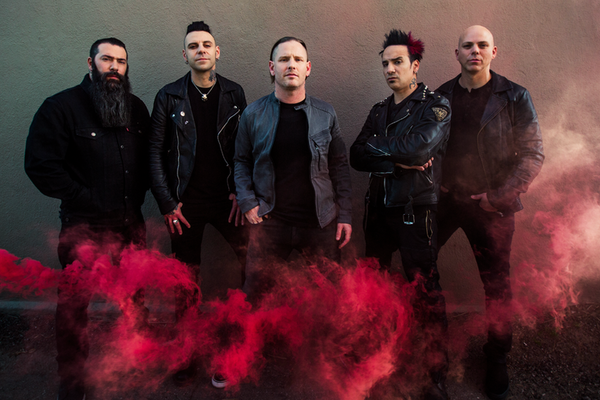 Горілка, пластівці і три види молока: із чим у Києві зустрінуть гурт Stone Sour