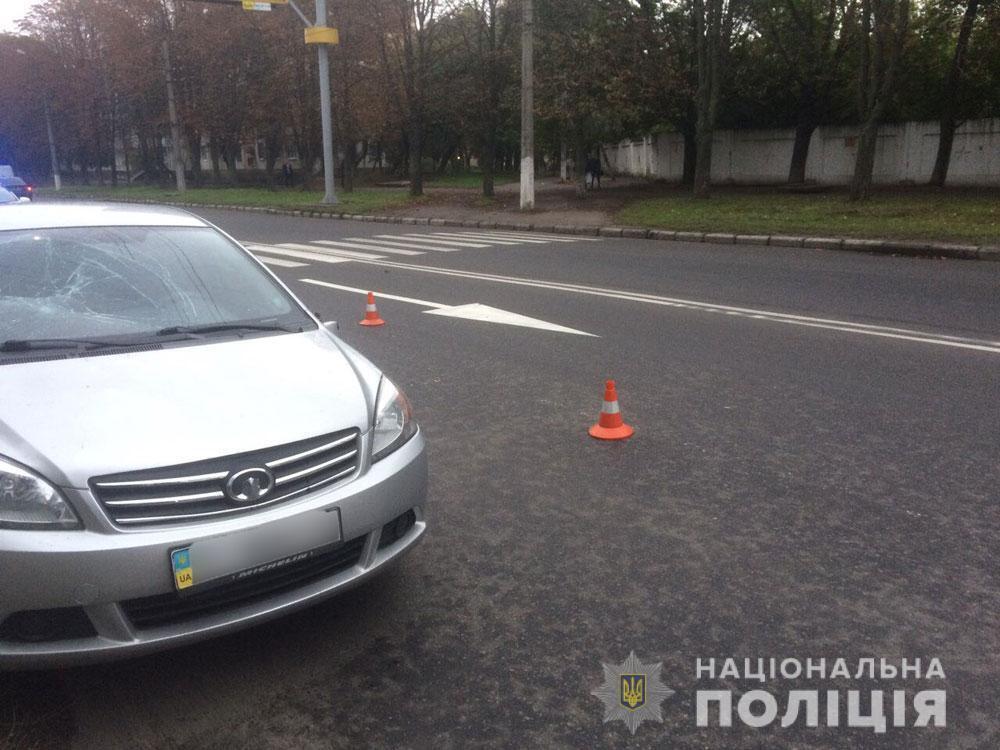 У Кременчуці молодий водій збив трьох пішоходів: фото з місця ДТП