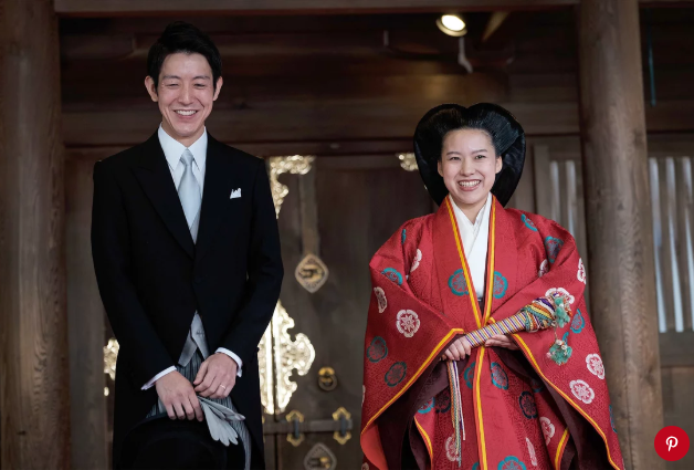 Отреклась от престола ради любви: принцесса Японии вышла замуж