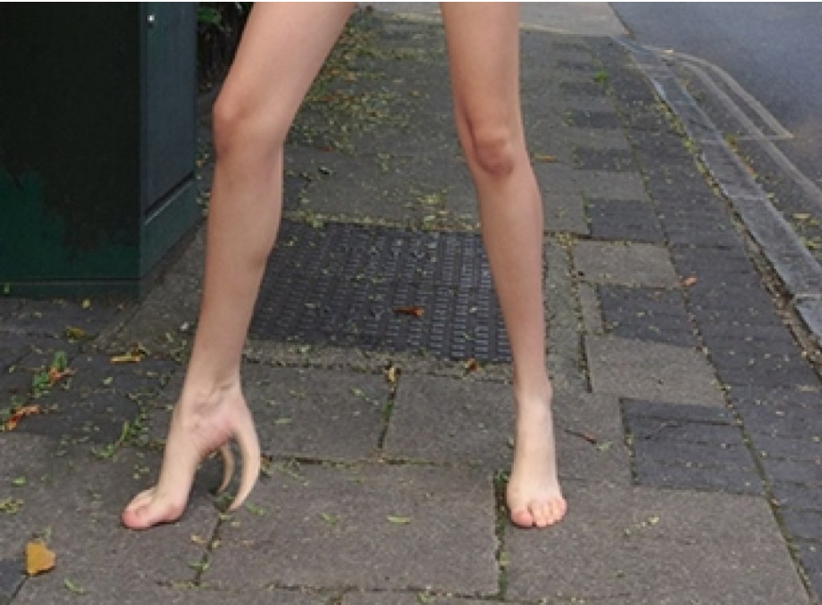 Взуття з людських пальців: канадські дизайнери вразили страхітливою колекцією