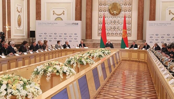 ''Конфлікт на нашій землі'': Лукашенко вписався за ''вибори'' на Донбасі