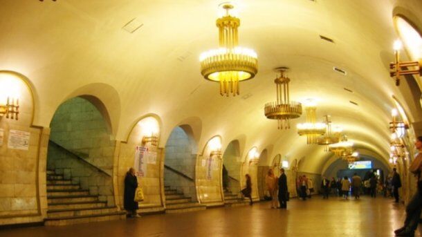 В Киеве экстренно закрывали одну из центральных станций метро: что произошло
