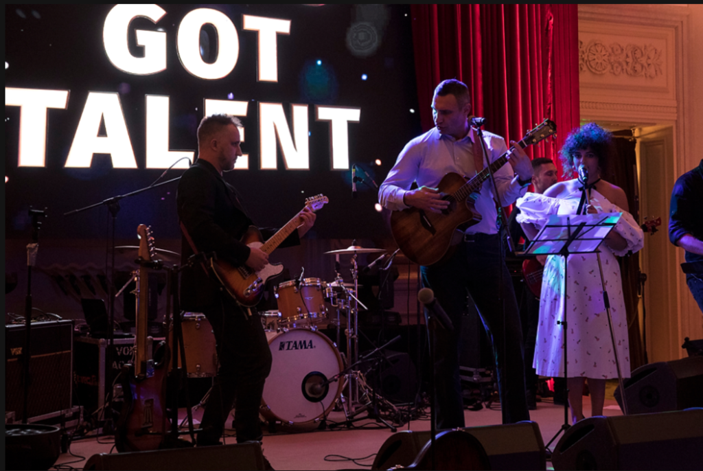 Кличко заспівав хіт The Beatles