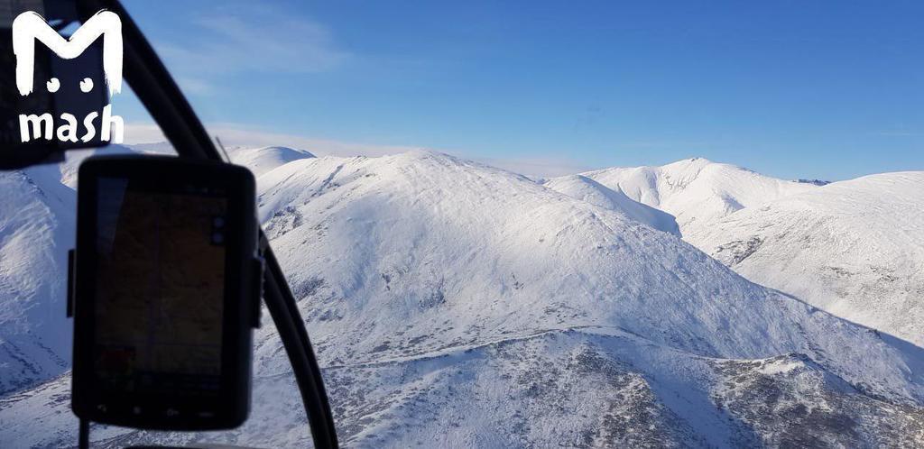Застрявший в горах пилот показал фантастическую красоту гор в Якутии