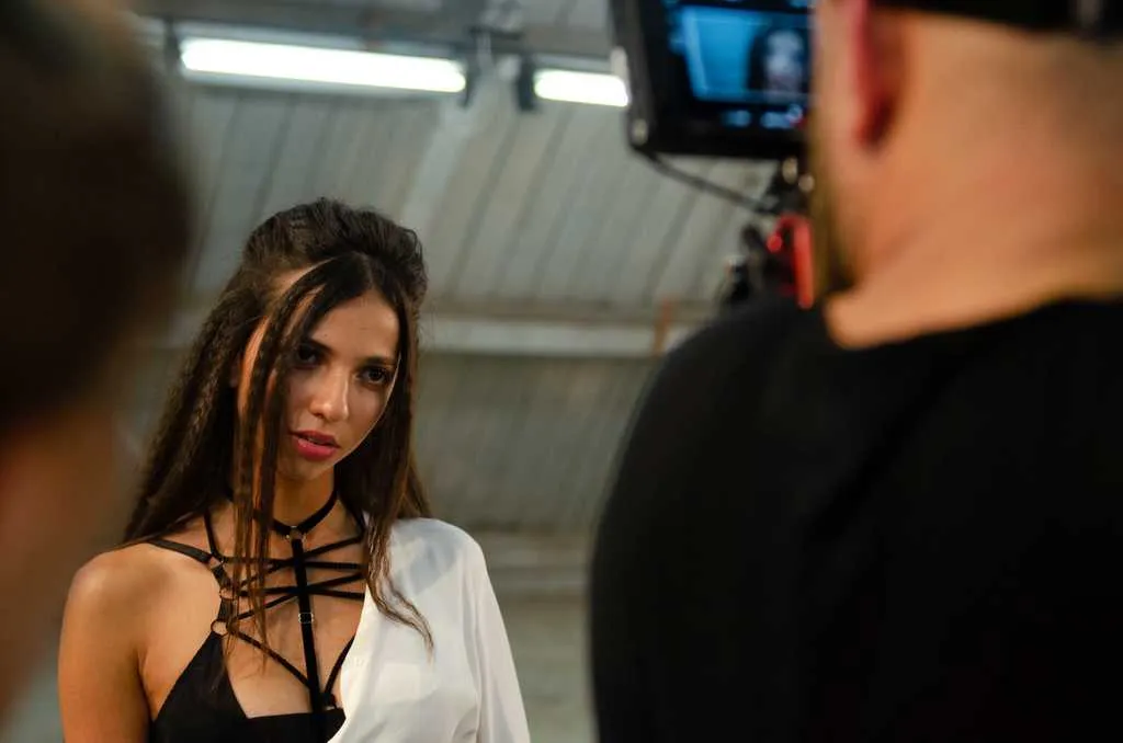 “Тебя мало”: дуэт EDGAR & EMMA рассказали о своей любви