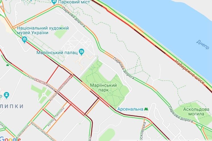 У Києві сотні науковців заблокували урядовий квартал: що відбувається