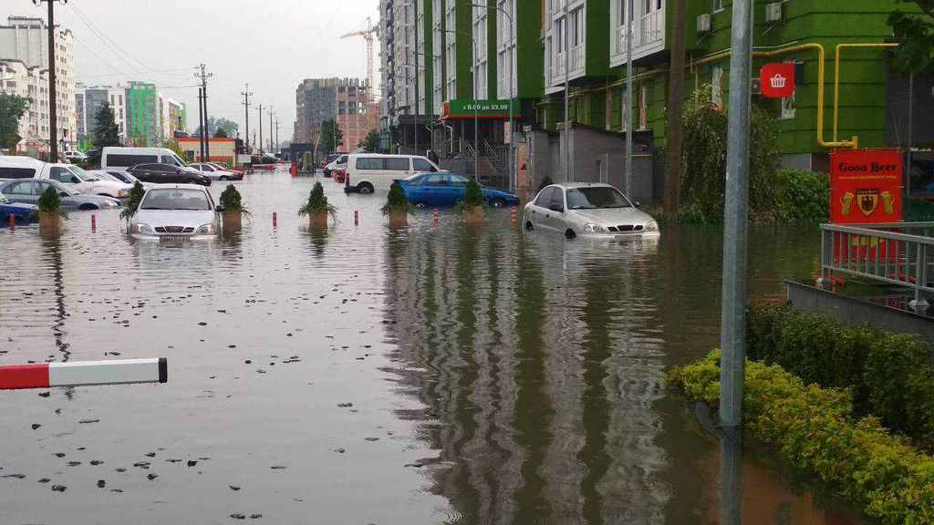 Потоп в ЖК "Европейский город" с. Крюковщина, июль 2018 г.
