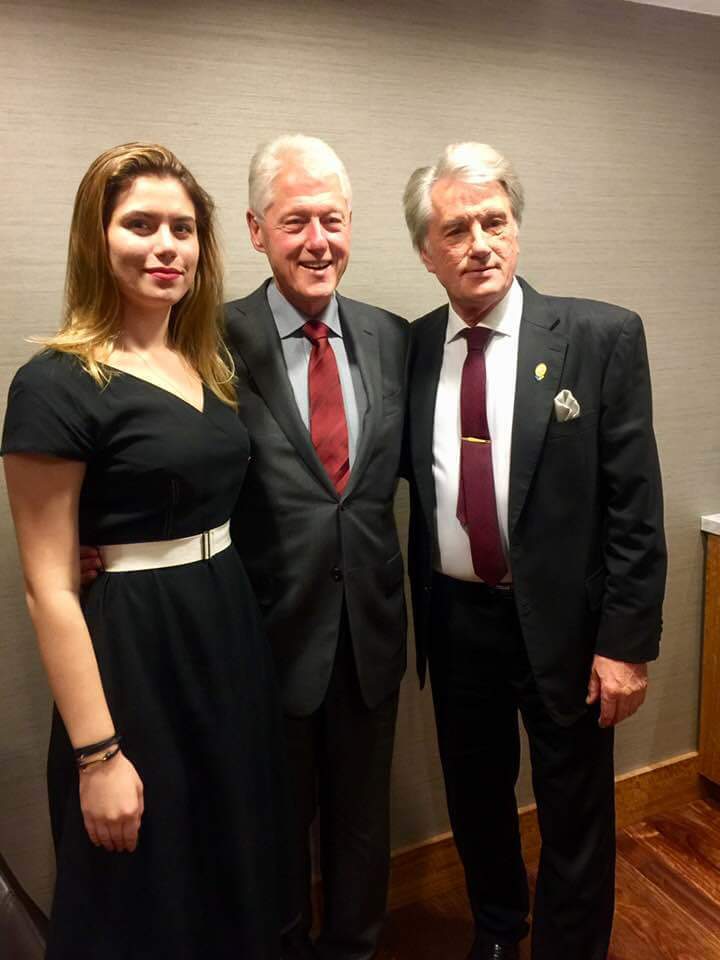 Ющенко провел знаковую встречу с Биллом Клинтоном