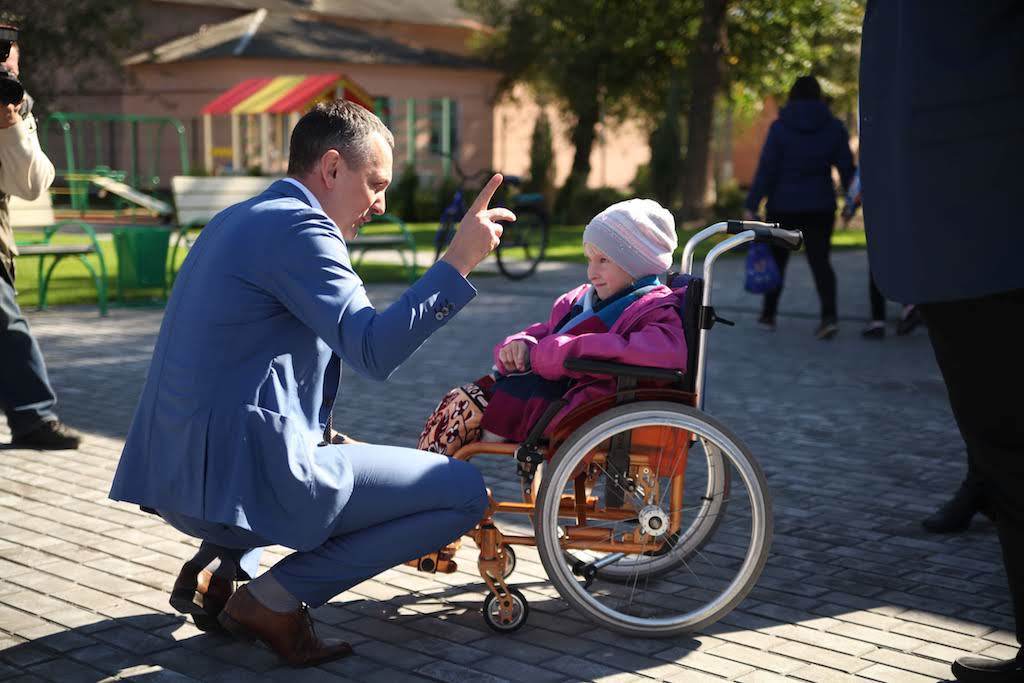 Марина Порошенко и Валентин Резниченко открыли в Петриковке инклюзивно-ресурсный центр