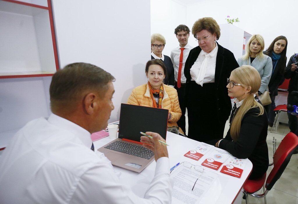 Візит Тимошенко в Центр соцзахисту в Житомирі