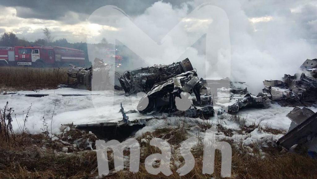 В России загорелся и разбился истребитель МиГ-29: кадры с места ЧП