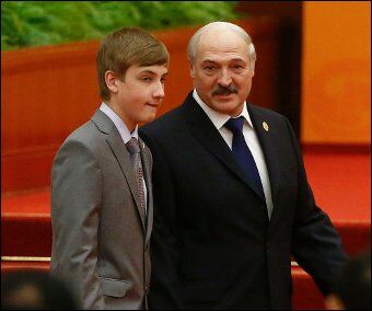 Олександр Лукашенко і його син Микола