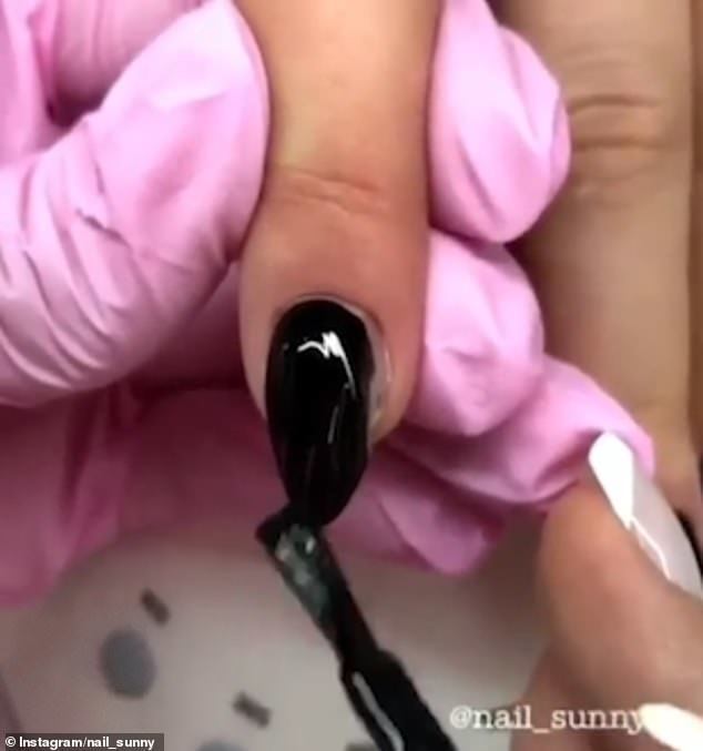 Волосатые ногти: шокирующий маникюр вызвал ажиотаж в сети