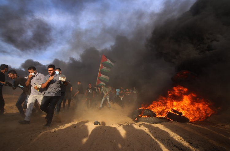 На границе Израиля и сектора Газа вспыхнули новые бои: трое убиты, сотни пострадавших
