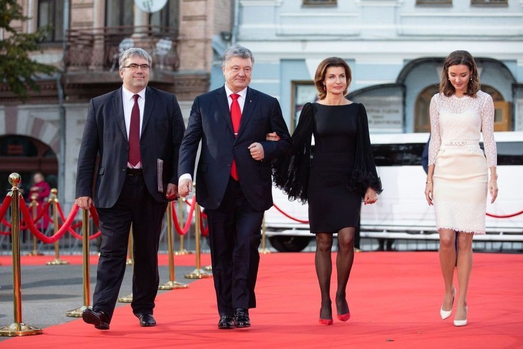 Удивила: Марина Порошенко появилась на красной дорожке в неожиданном образе