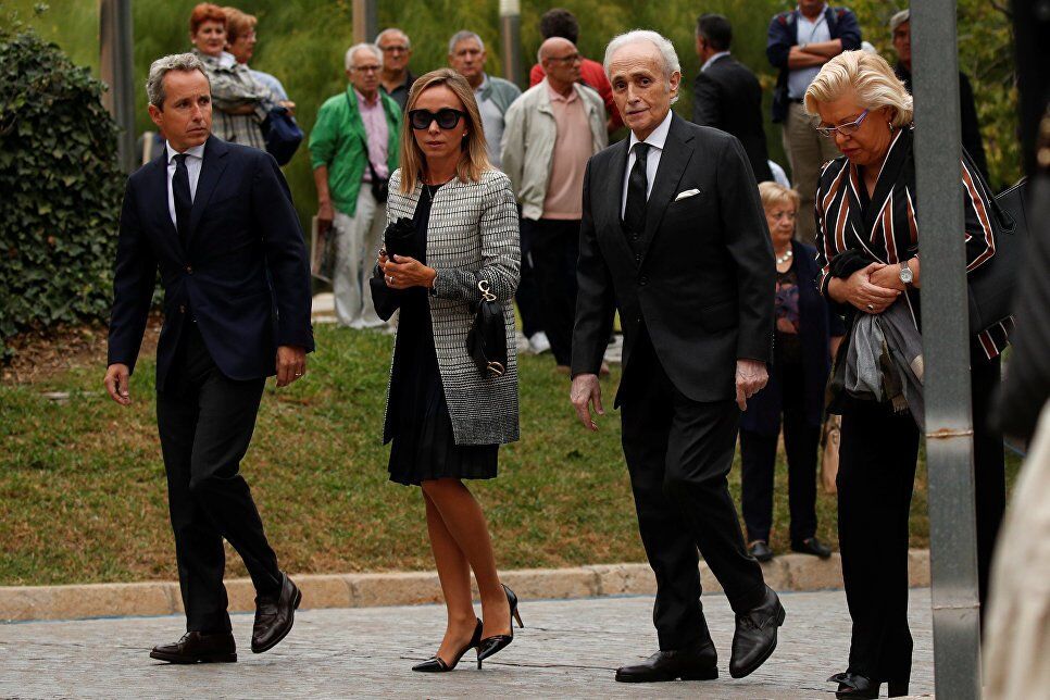 С Монсеррат Кабалье попрощались в Барселоне: фото с церемонии