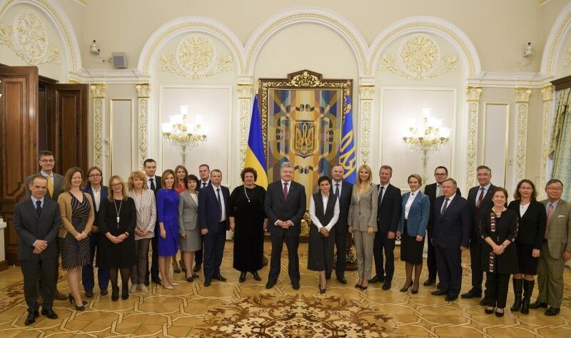 Петр Порошенко на встрече с новыми членами ЦИК