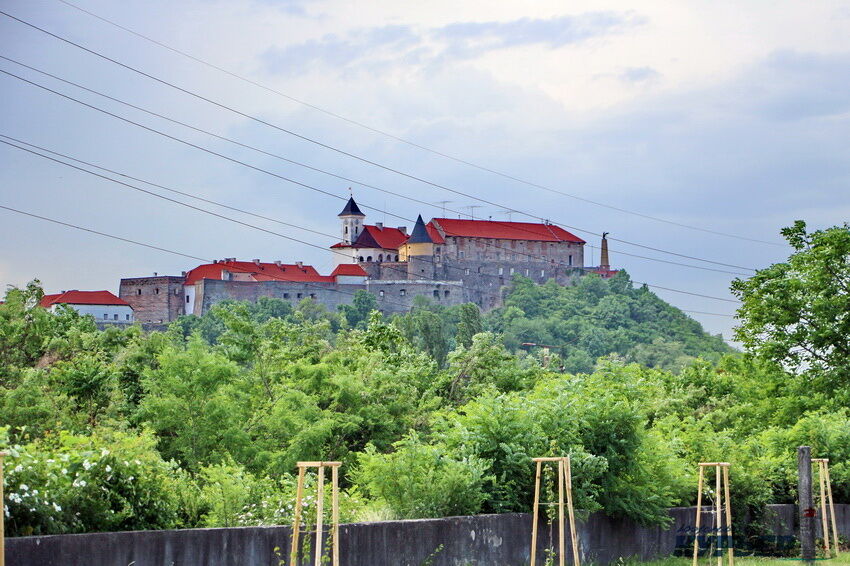 Фотограф показал удивительную красоту старинного замка на Закарпатье