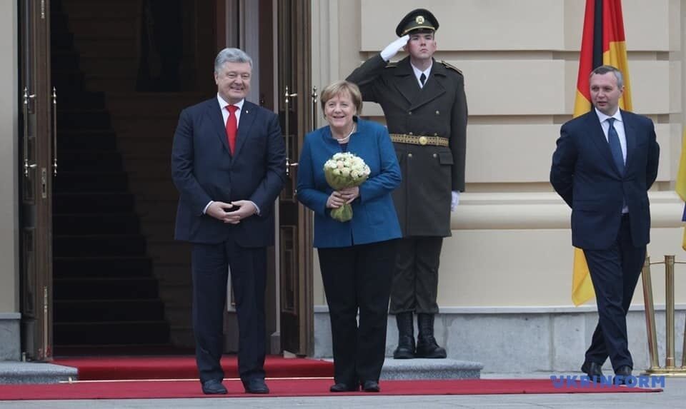 Вперше за чотири роки: що привело Меркель у Київ 
