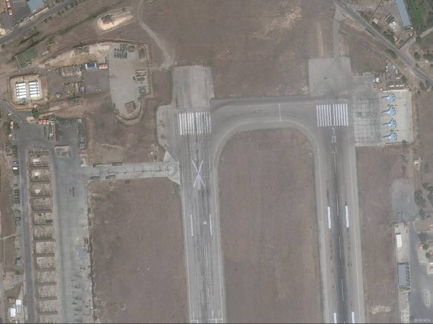 Чимало винищувачів: з'явилися знімки військової бази Росії з супутника