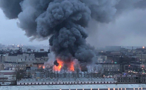 Случайно уронили: выяснилась неожиданная причина масштабного пожара в ТЦ Петербурга