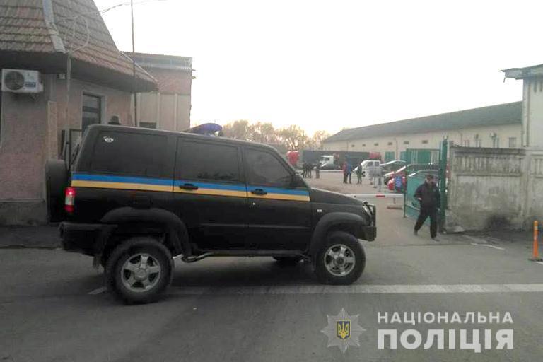 Зажгли шины: владельцы авто на еврономерах пошли на радикальные меры в Ивано-Франковске