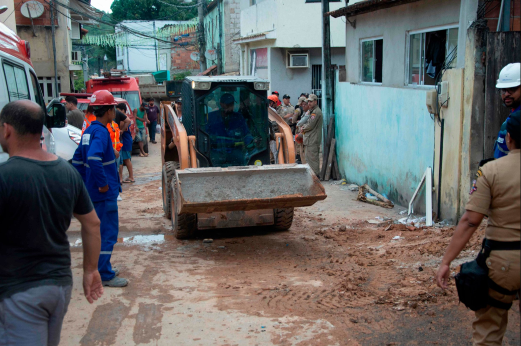 В Бразилии грязь погребла людей живьем: погибли 14 человек
