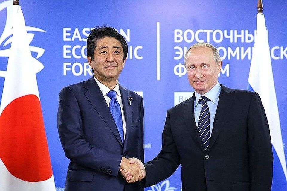 Прем'єр-міністр Японії Сіндзо Абе і президент РФ Володимир Путін