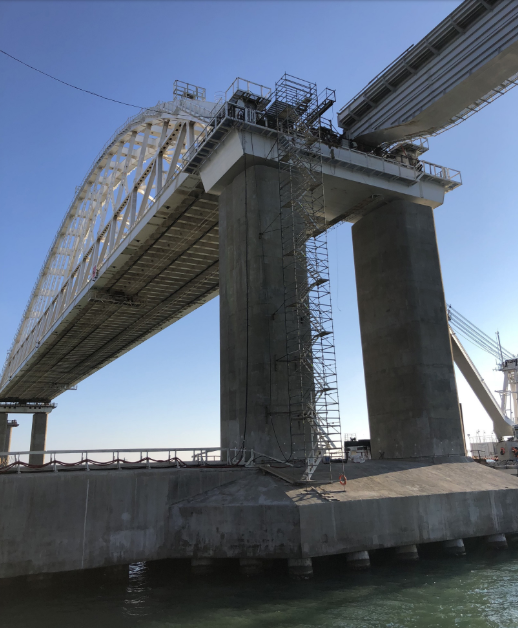 ''Титанічна робота!'' Окупанти похвалилися ''досягненням'' на Кримському мосту