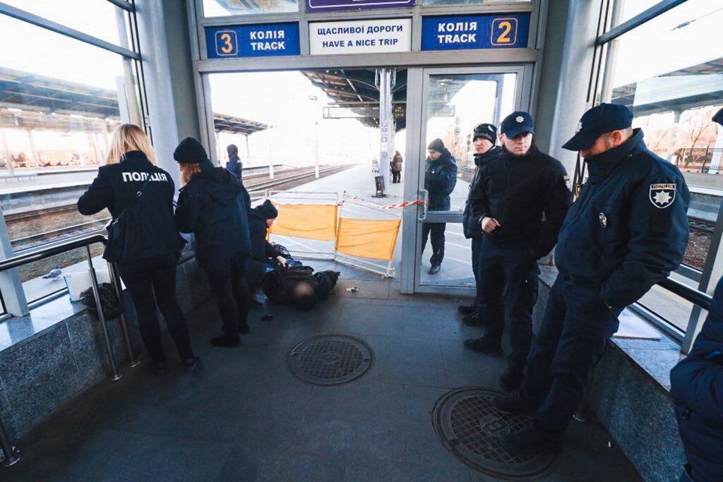 В Киеве на вокзале обнаружили труп: первые подробности ЧП 