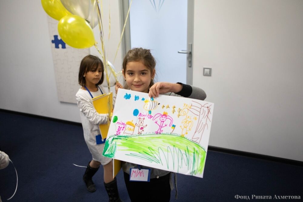 Фонд Рината Ахметова открыл Мастерскую добрых дел для детей-сирот