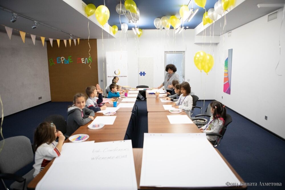 Фонд Рината Ахметова открыл Мастерскую добрых дел для детей-сирот