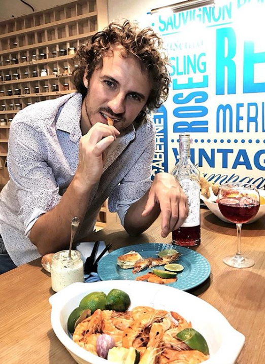 "Чуть не сошел с ума": известный кулинар рассказал об опыте веганства