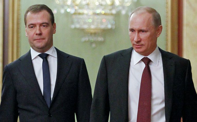 Премьер-министр и президент РФ Дмитрий Медведев и Владимир Путин
