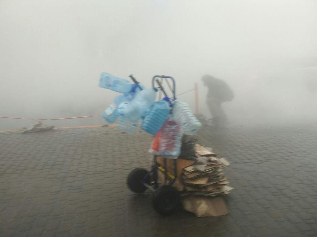 У центрі Києва нова НП через прорив труби: фото і відео